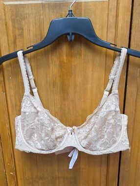 Victoria's Secret Body by Victoria Unlined Demi Underwire Lace Bra Nude Size 36D